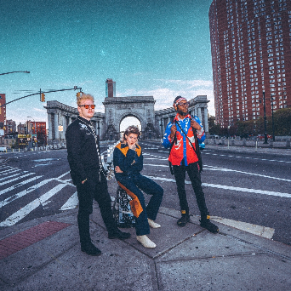 TOO MANY ZOOZ